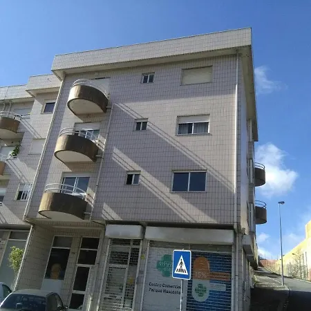 East House Apartment *